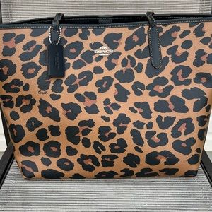 New with tags Coach leopard city totes